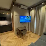 Apartment Book-a-room 34