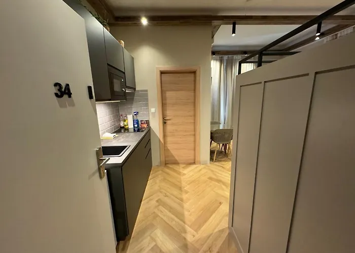 Book-a-room 34 *